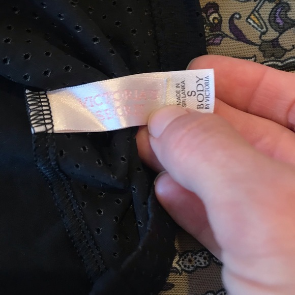 VS Mesh Work Out Tank Top - Picture 4 of 6